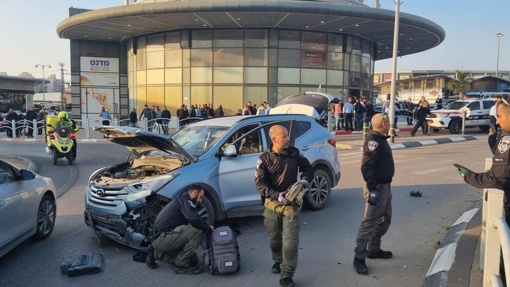זירת הפיגוע בבאר שבע במרץ (צילום: חיים הורנשטיין) הרכב של המחבל