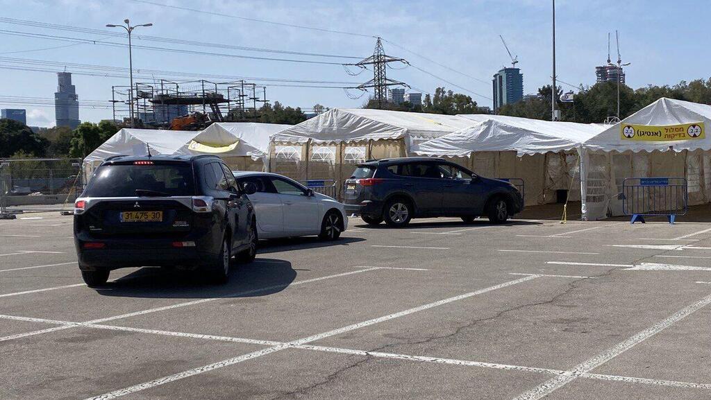 גם בגני יהושוע אין כמעט נבדקים (צילום: מוטי קמחי) אין עומס במתחם גני יהושע