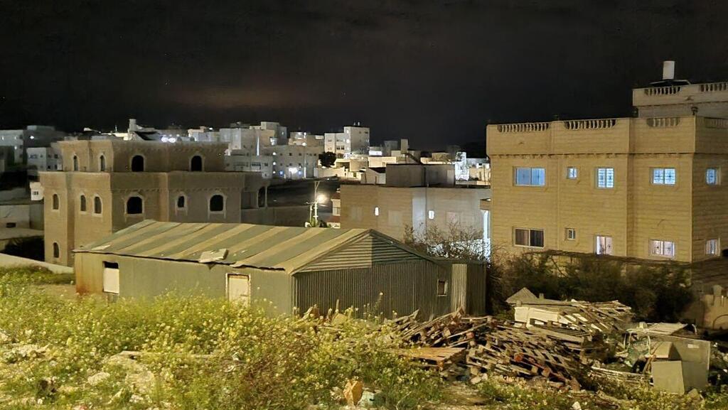 The Bedouin town of Hura (Photo: Ido Erez) שכונת המגורים של המחבל