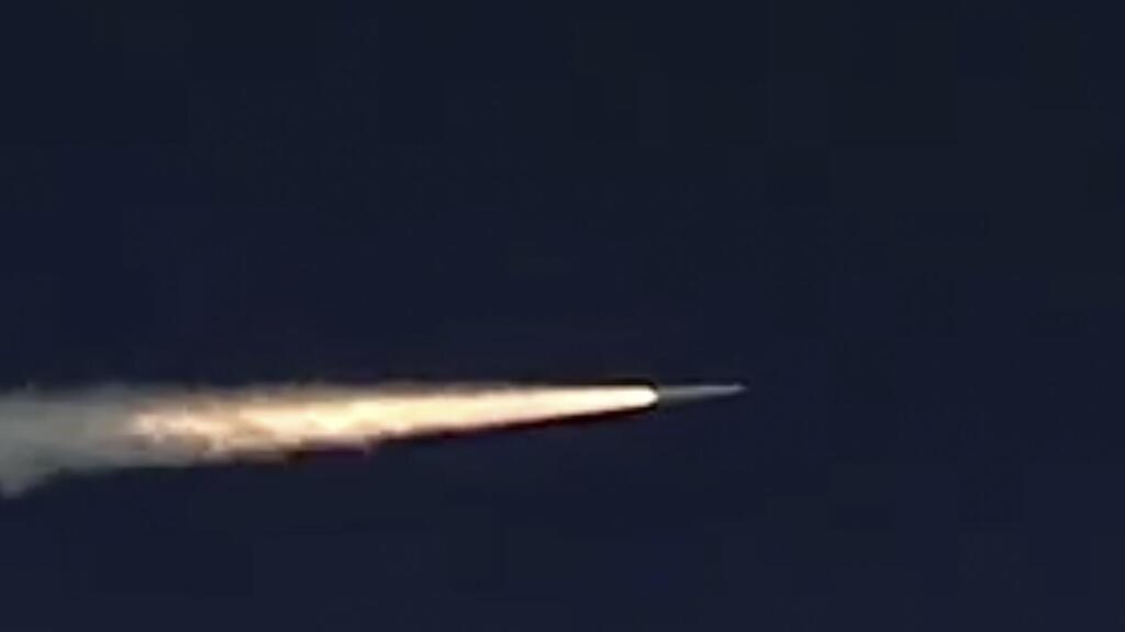 Missile hypersonique dans les airs. Seules la Russie et la Chine ont