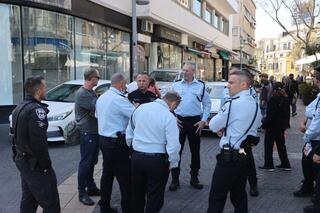 היערכות מוגברת של המשטרה בתל אביב בעקבות הפיגוע בחדרה