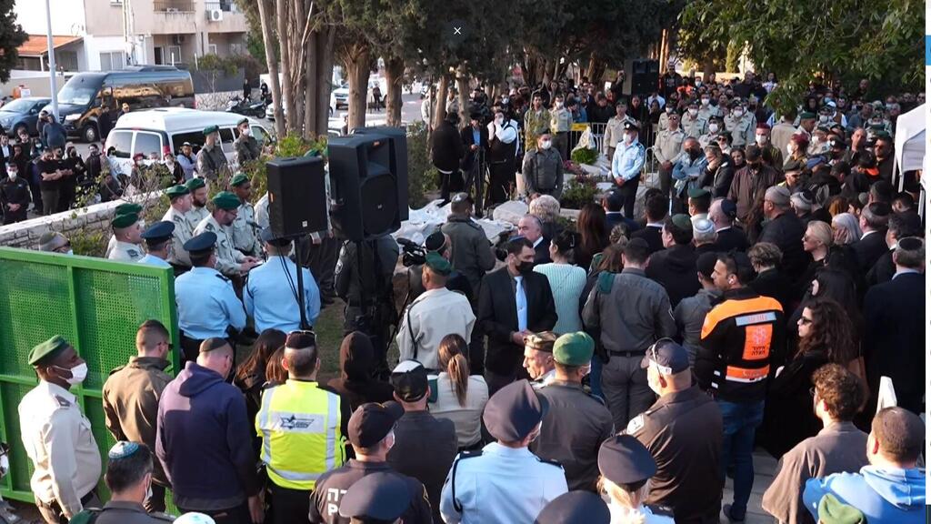 הלוויתה של שיראל אבוקרט שנרצחה בחדרה (צילום: אריק מרמור) הלוויתה של שיראל אבוקרט שנרצחה בחדרה