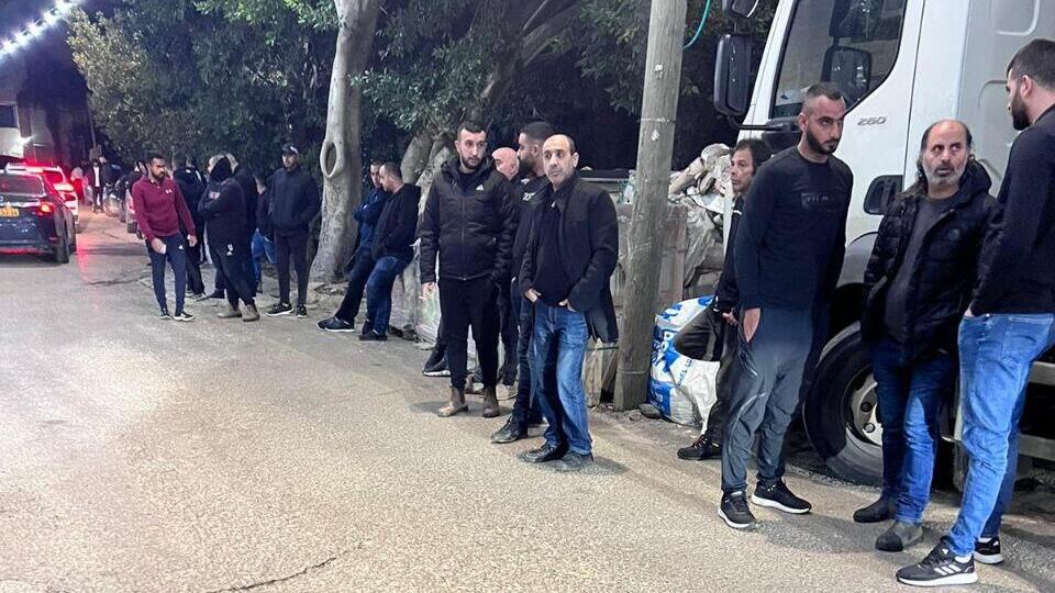 מבקרים בבית המחבלים באום אל פחם מבקרים בבית המחבלים באום אל פחם