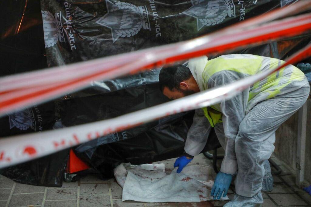 Aftermath of the deadly shooting attack in Bnei Brak on Tuesday (Photo: Dana Kopel) הזירה בבני ברק