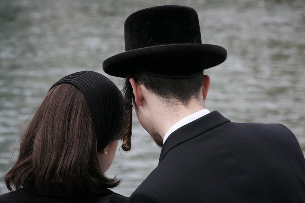 A Haredi couple (Photo: Shutterstock) A Haredi couple