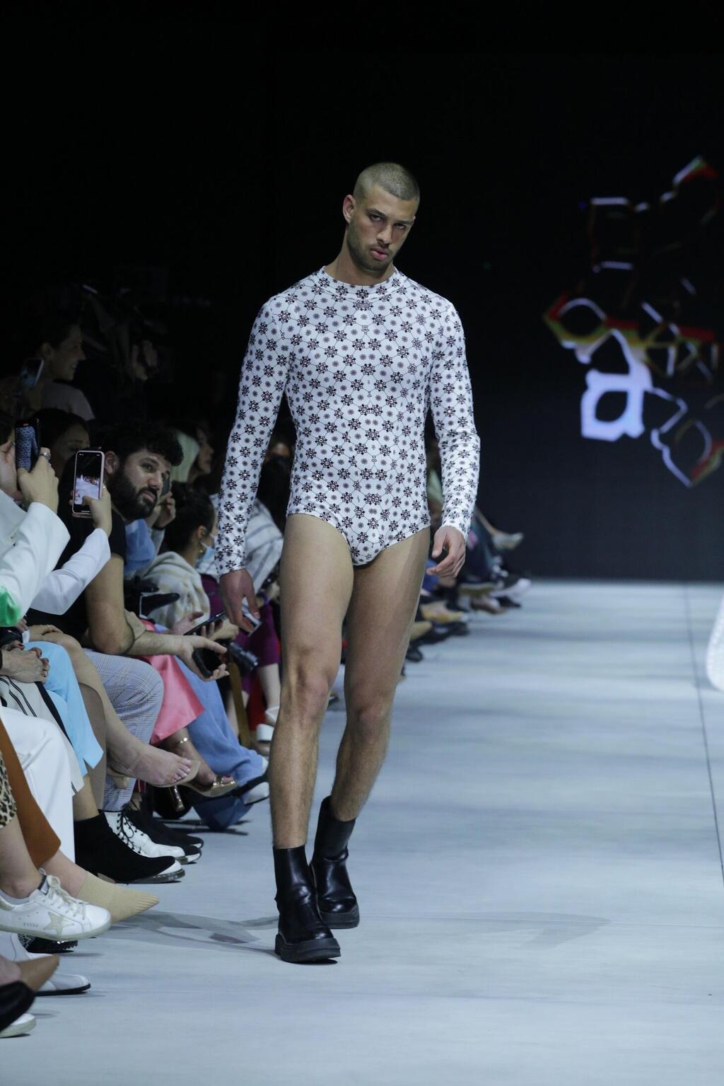 התצוגה של דרור קונטנטו בשבוע האופנה קורנית תל אביב 2022