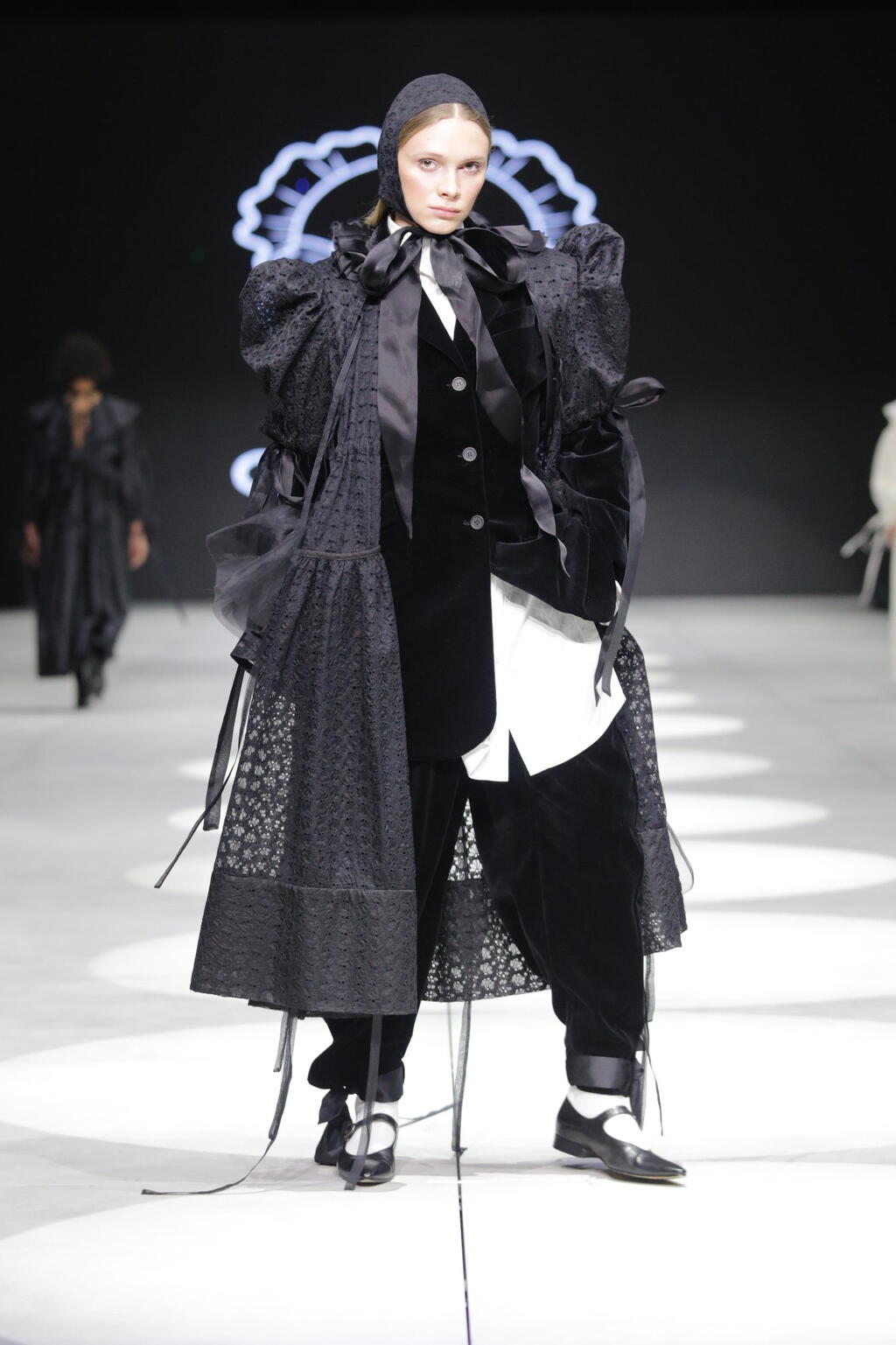 התצוגה של אהרון גניש במסגרת Upcoming Designers