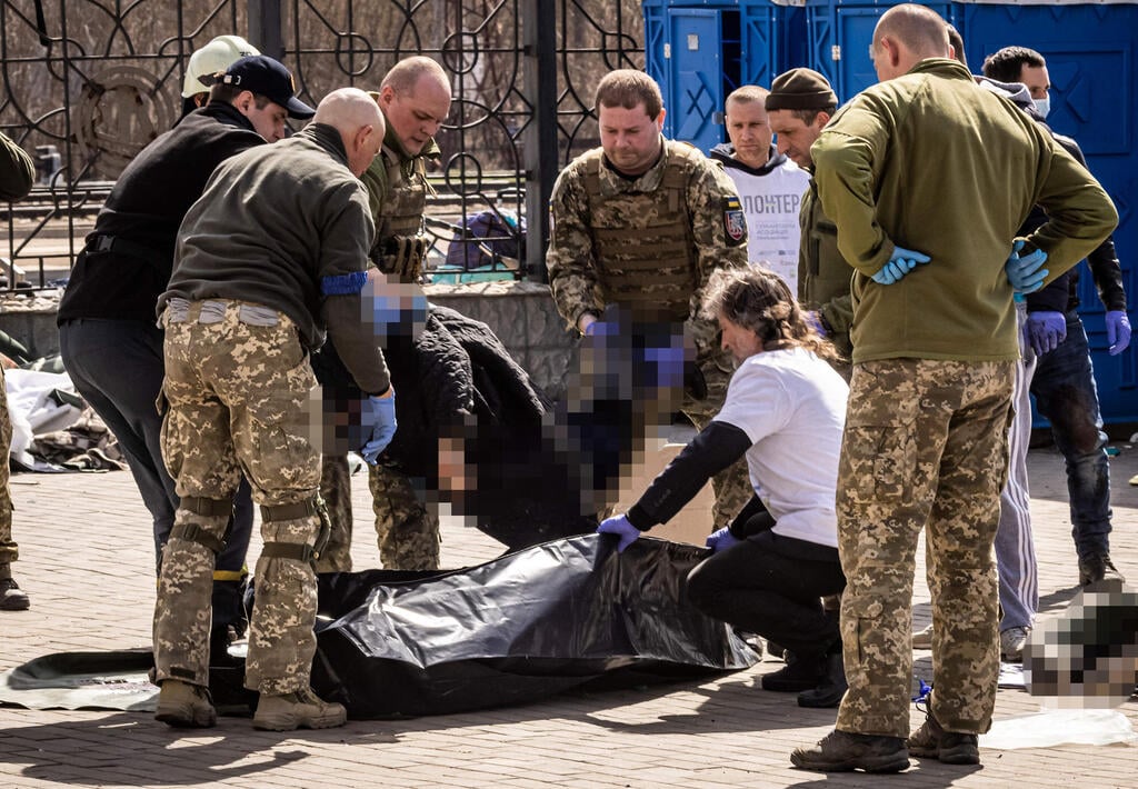 Train station in Kramatorsk, Ukraine
(Photo: AFP) נזקי התקיפה בתחנת הרכבת של קראמאטורסק