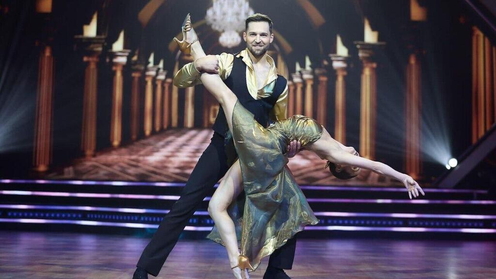 Olympic gymnast Alex Shatilov and dancer Nina Soloviev (Photo: Ortal Dahan) אלכס שטילוב ונינה סולוביוב בגמר "רוקדים עם כוכבים"