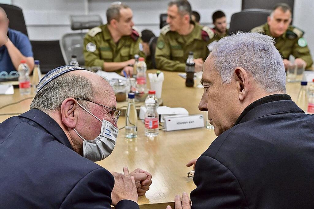 ''מראש סומן קו שלא נחצה''. בן שבת עם נתניהו (צילום: קובי גדעון, לע"מ) מאיר בן שבת ובנימין נתניהו