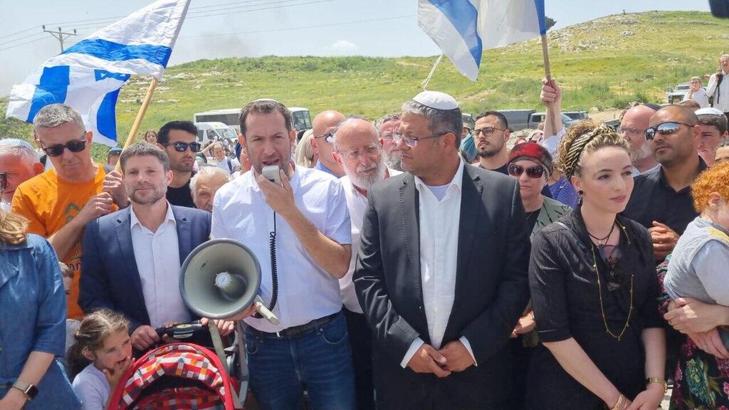 "לממשלה אין לגיטימציה לפנות את חומש". סילמן, בן גביר, דגן וסמוטריץ' בצעדה למאחז לפני כחודש (צילום: מועצה איזורית שומרון) צעדה לזכר יהודה דימנטמן