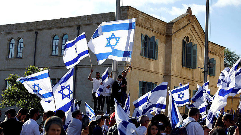 מצעד הדגלים בירושלים יוצא לדרך (צילום: רויטרס) מצעד הדגלים בירושלים יוצא לדרך