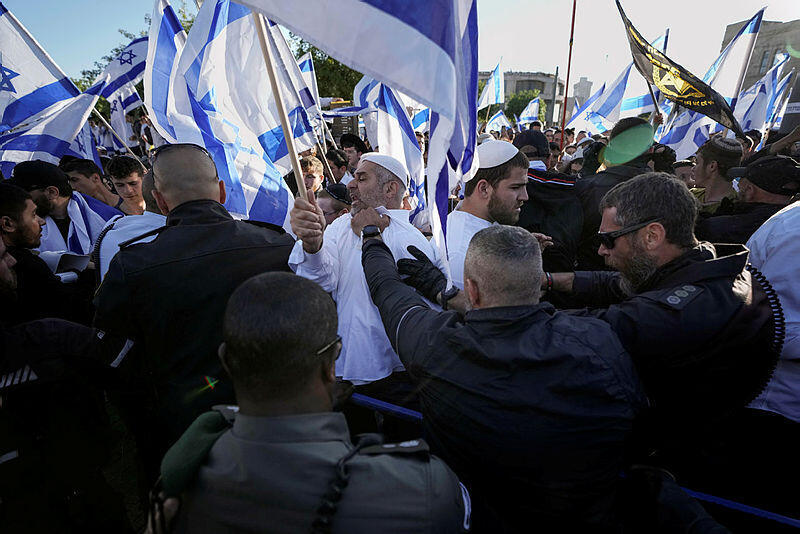 צילום: AP מצעד הדגלים בירושלים יוצא לדרך