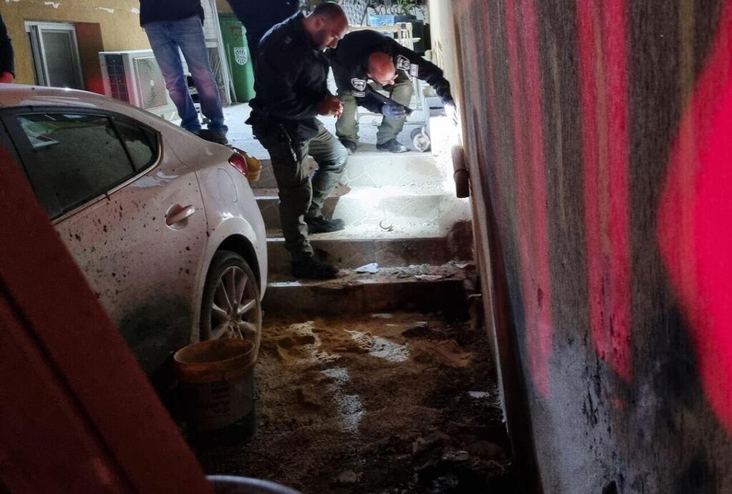 הנזק מפגיעת הרקטה בשדרות (צילום: רועי עידן) הנזק כתוצאה מירי הרקטה לעיר