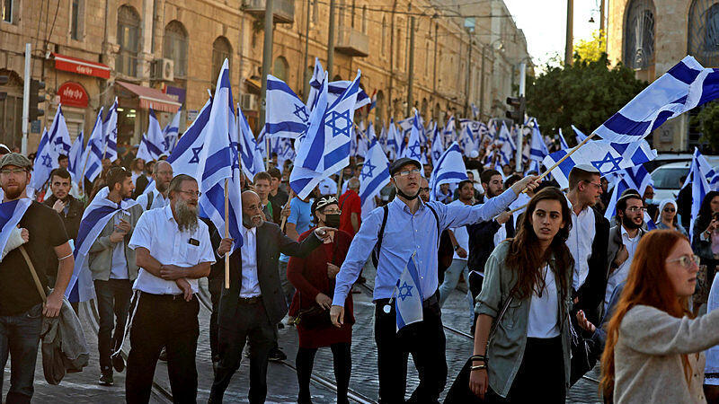 צילום: AFP מצעד הדגלים בירושלים יוצא לדרך
