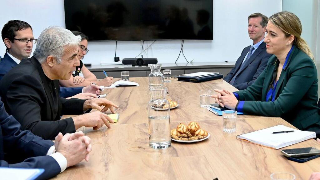 Foreign Minister Yair Lapid meets Senior State Department officials on Thursday (Photo: U.S. embassy ) שר החוץ יאיר לפיד נפגש עם המשלחת של מחלקת המדינה האמריקאית