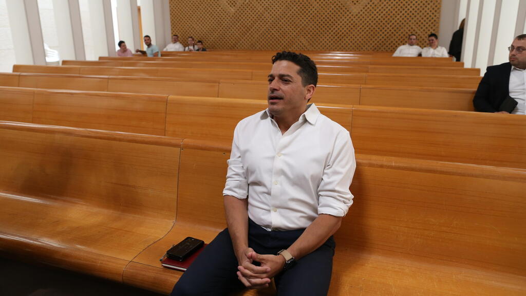 ח"כ עמיחי שיקלי, אתמול בבית המשפט (צילום: עמית שאבי) עמיחי שיקלי