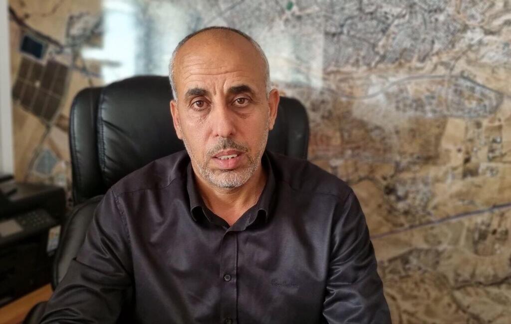 ראש עיריית רהט פאיז אבו סהיבן. התלונן בעבר שהוא "ראש עיר של ילדים" (צילום: רועי עידן) פאיז אבו סהיבן ראש עיריית רהט