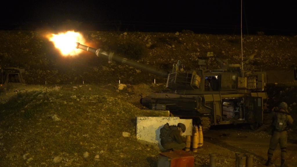 IDF artillery fires towards south Lebanon in response to rocket fire on Sunday (Photo: IDF Spokesperson's Unit) צה״ל תקף בדרום לבנון