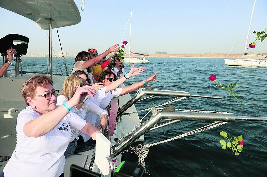 האמהות והאחיות של הנשים שנפלו במהלך השירות בכוחות הביטחון (צילום: אוראל כהן) האמהות והאחיות של הנשים שנפלו במהלך השירות בכוחות הביטחון