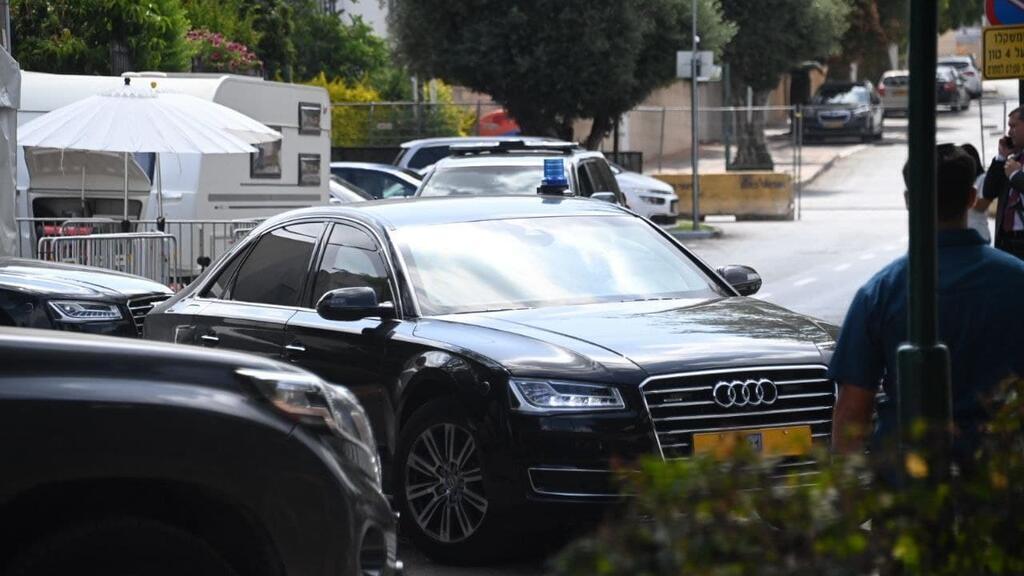 Security detail outside the home of Prime Minister Naftali Bennett (Photo: Yair Sagi) Security detail outside the home of Prime Minister Naftali Bennett