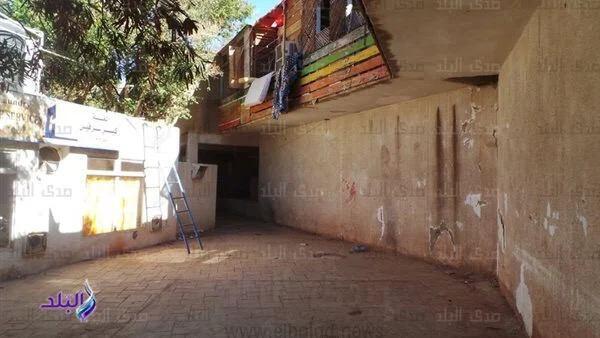המבנים הישנים. הנהלת המחוז רצתה למכור אותם אבל התחרטה אופירה אחרי השיפוץ