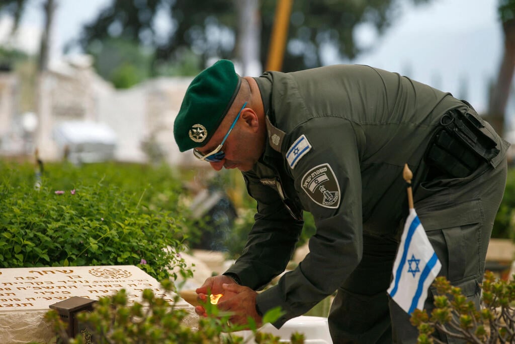 בית עלמין צבאי קריית שמונה ערב יום הזיכרון