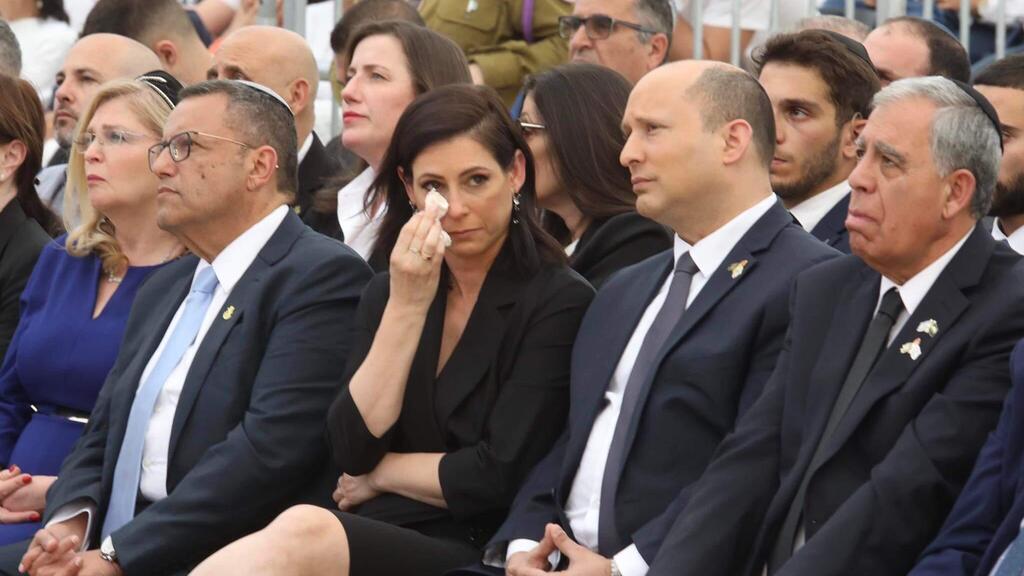 "החיבור בין כולנו - ימנים עם שמאלנים, יהודים ולא-יהודים, היה טבעי". בנט ורעייתו גילת (צילום: מארק ישראל סלם) ראש הממשלה נפתלי בנט