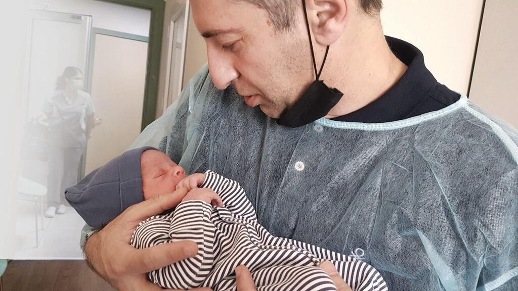 איל עם הבן שחר שנולד בגאורגיה (צילום: אלבום פרטי) איל גרנט עם הבן שחר שנולד בגאורגיה