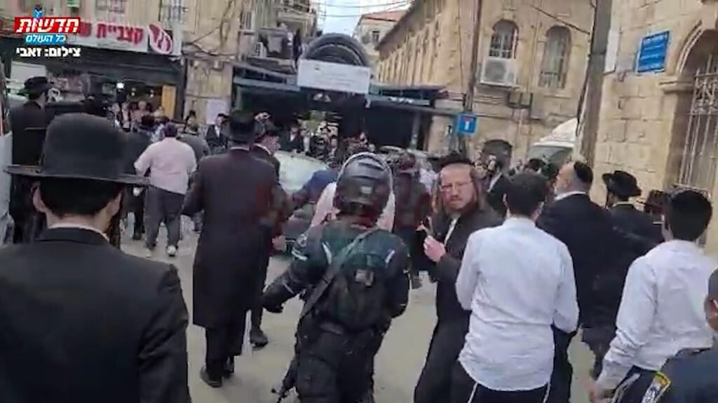 צילום: זאבי וידבסקי - חדשות כל העולם תיעוד: חרדים תוקפים את אריה דרעי על רקע שיתוף הפעולה שלו עם מדינת ישראל