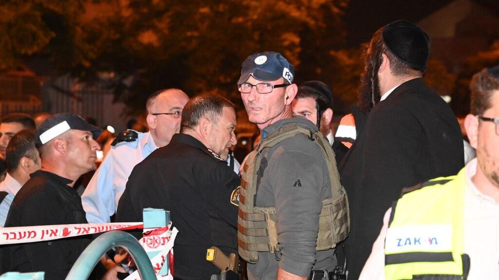המפכ"ל בזירה באלעד (צילום: יאיר שגיא) הזירה באלעד
