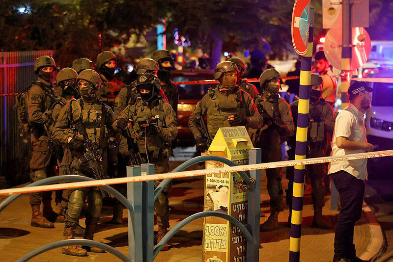 צילום: AFP ירי פיגוע יריות אלימות טרור ערבים אלעד רחוב אבן גבירול פלסטינים מחבלים פיגועים