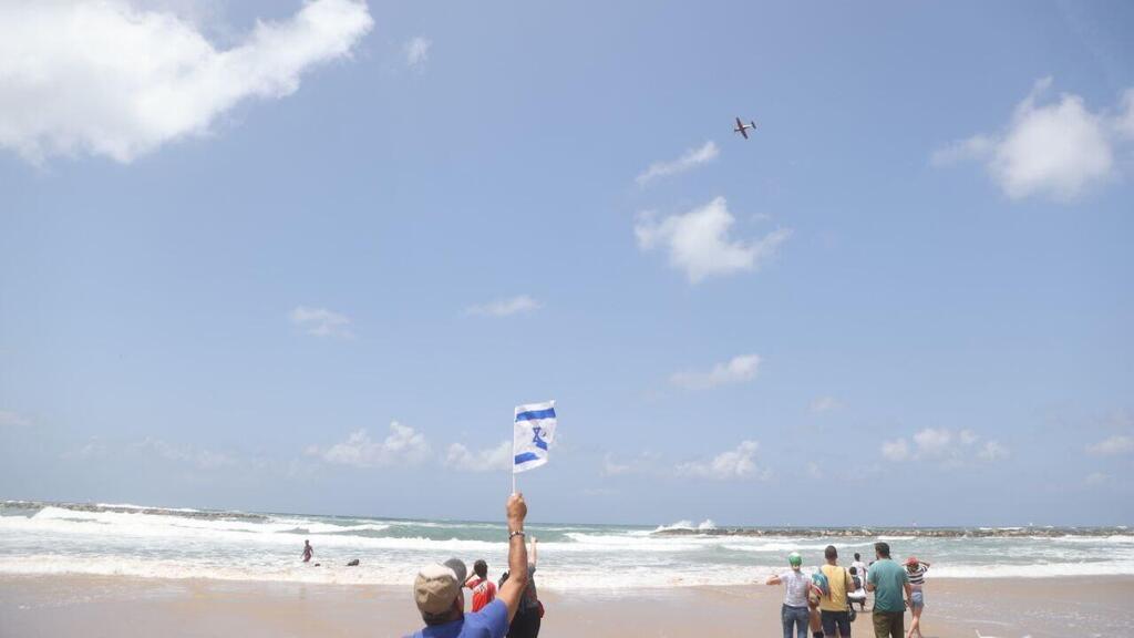 מטס חיל האוויר מחוף ת"א