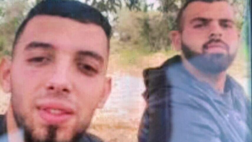 המחבלים מהפיגוע באלעד בצילום משותף מאתמול. אסעד אל-ריפאעי וסובחי אבו שקיר המחבלים מהפיגוע באלעד ובחי אבו שקירר ואסעד אל-ריפאעי