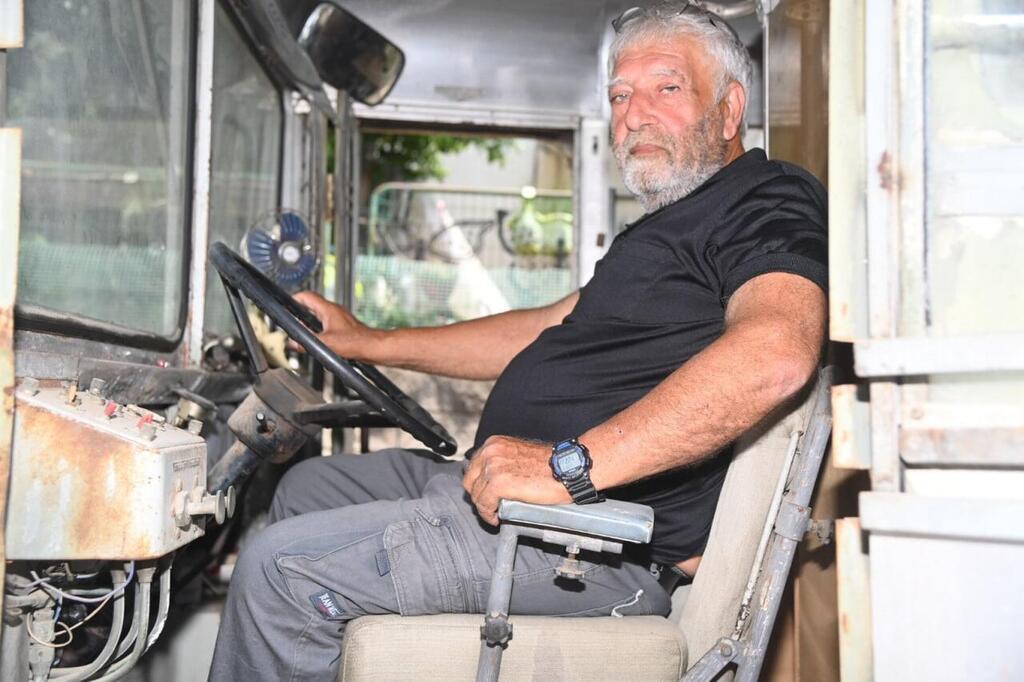 האוטובוס המקורי מהסרט הלהקה. סצינות רבות שנחקקו בזיכרון הצופים (צילום: יאיר שגיא) האוטובוס המקורי מהסרט הלהקה