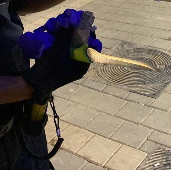 הסכין שנמצאה אצל הפלסטיני פלסטיני נעצר בשרון בחשד לבצע פיגוע