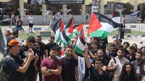 Arab students at Tel Aviv University clash with pro-Israel protesters ...