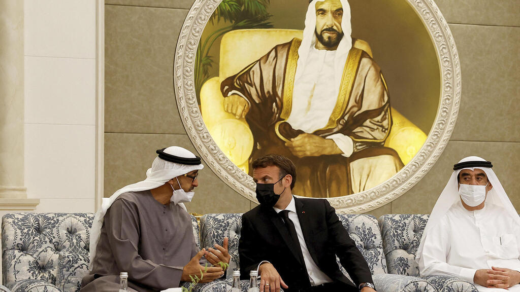 French President Emmanuel Macron visits Newly-elected president of the United Arab Emirates Sheikh Mohammed bin Zayed Al Nahyan on Sunday 