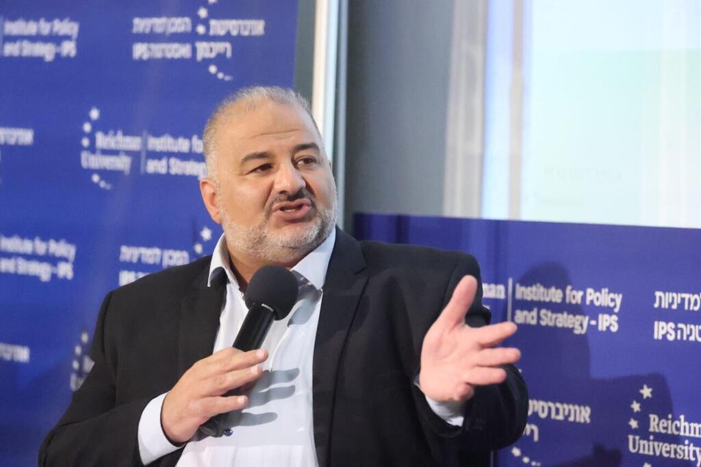 מנסור עבאס