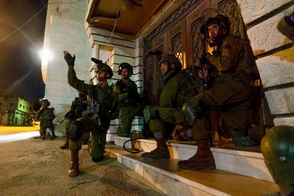 צילום: דובר צה"ל תיעוד ממעצרים של 18 מבוקשים החשודים במעורבות בפעילות טרור ביו''ש
