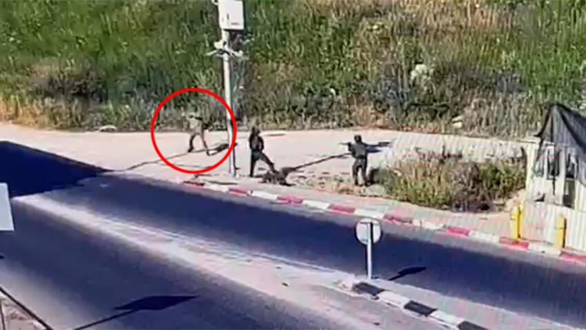 ניסיון הפיגוע תיעוד: מחבל ניסה לבצע פיגוע דקירה סמוך לכיכר שומרון