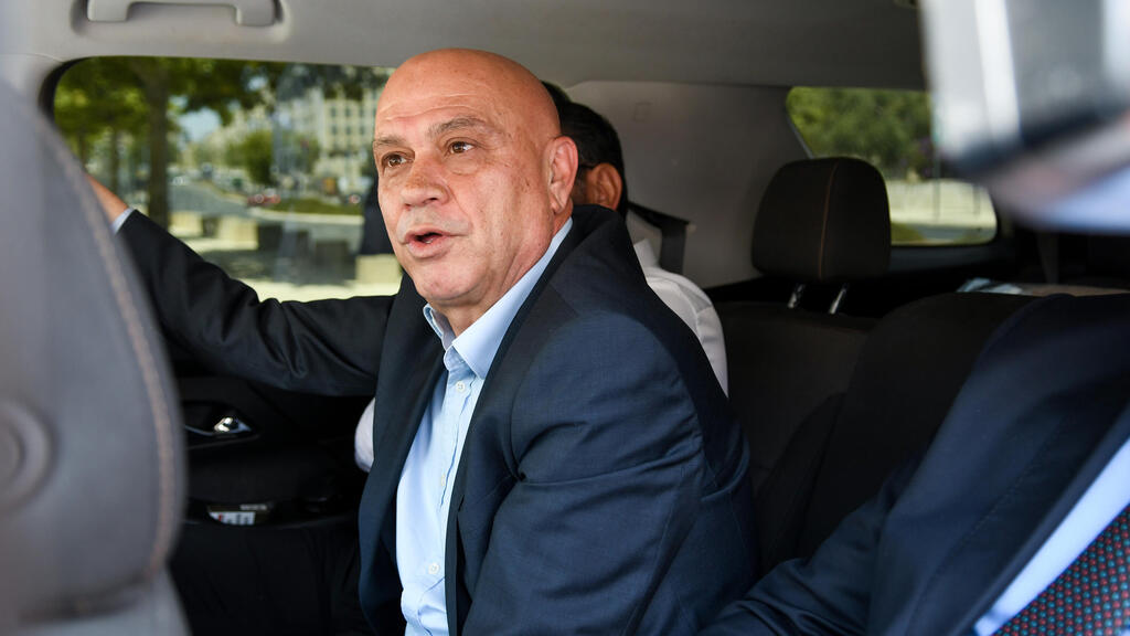 השר פריג' (צילום: רפי קוץ ) זועבי עם ראשי המועצות במהלך פגישתם עם לפיד