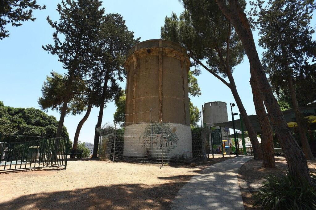 מגדל המים שבו שוכנים העטלפים