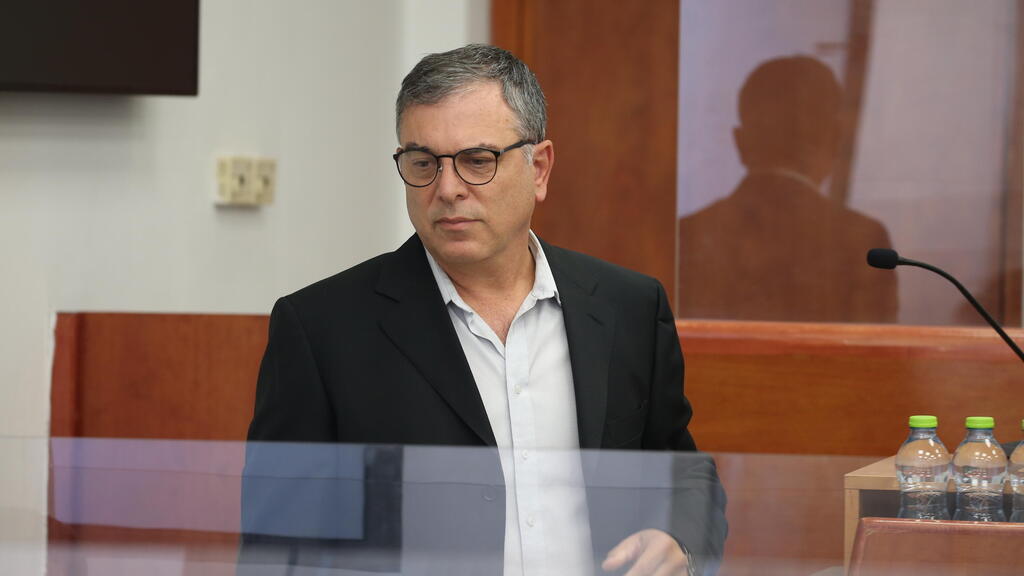 שלמה פילבר על דוכן העדים, הבוקר. "נתניהו התקשר בטון נוזף" (צילום: עמית שאבי) שלמה פילבר