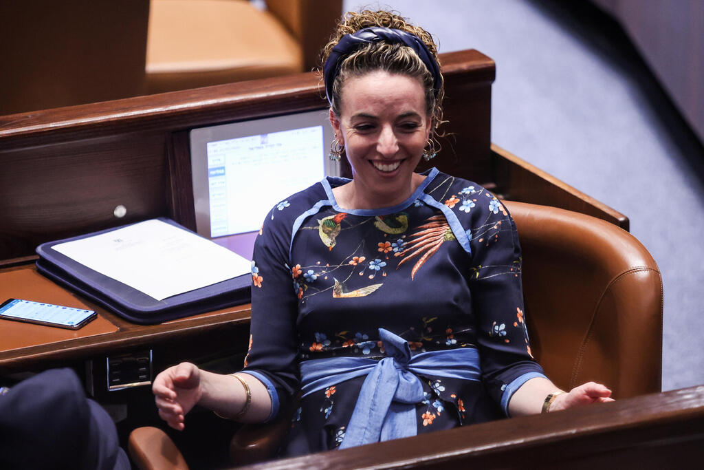 ח"כ סילמן. בנט: "בתוך ליבה היא מבינה את גודל הנזק אם תוביל אותנו שוב לכאוס" (צילום: אלכס קולומויסקי) מליאת הכנסת