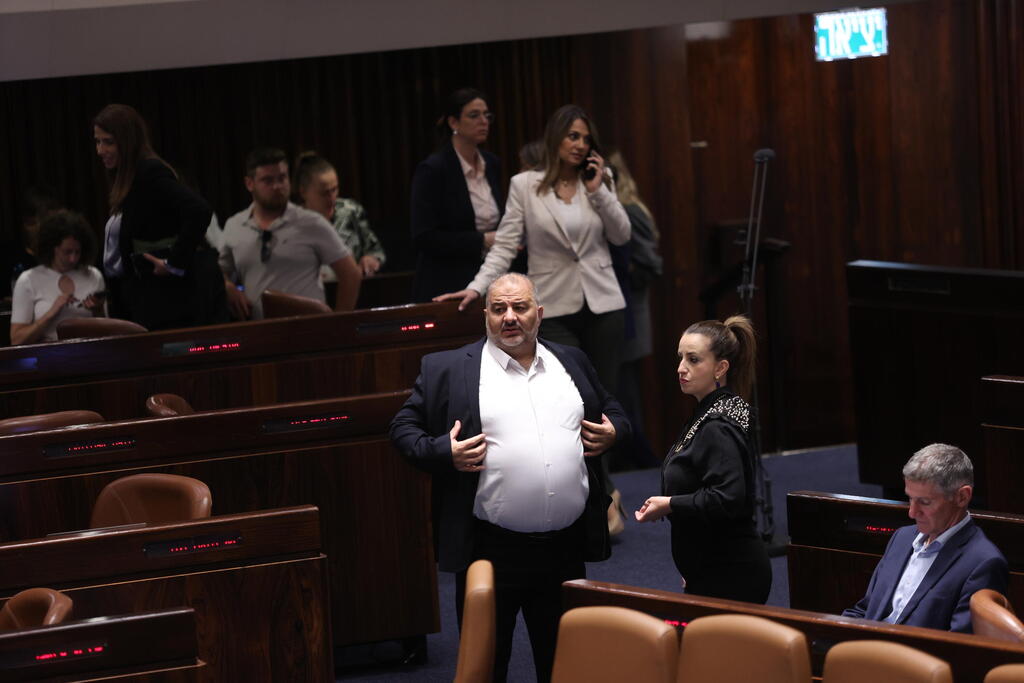 צילום: אלכס קולומויסקי מנסור עבאס במליאה