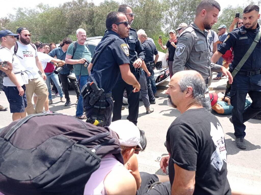 צילום: שלום עכשיו המהומות והמעצרים בנקודת הכינוס בראש העין