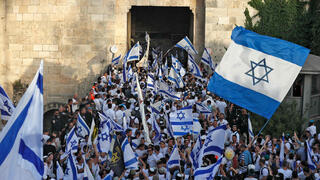 מצעד הדגלים נעצר בשער שכם