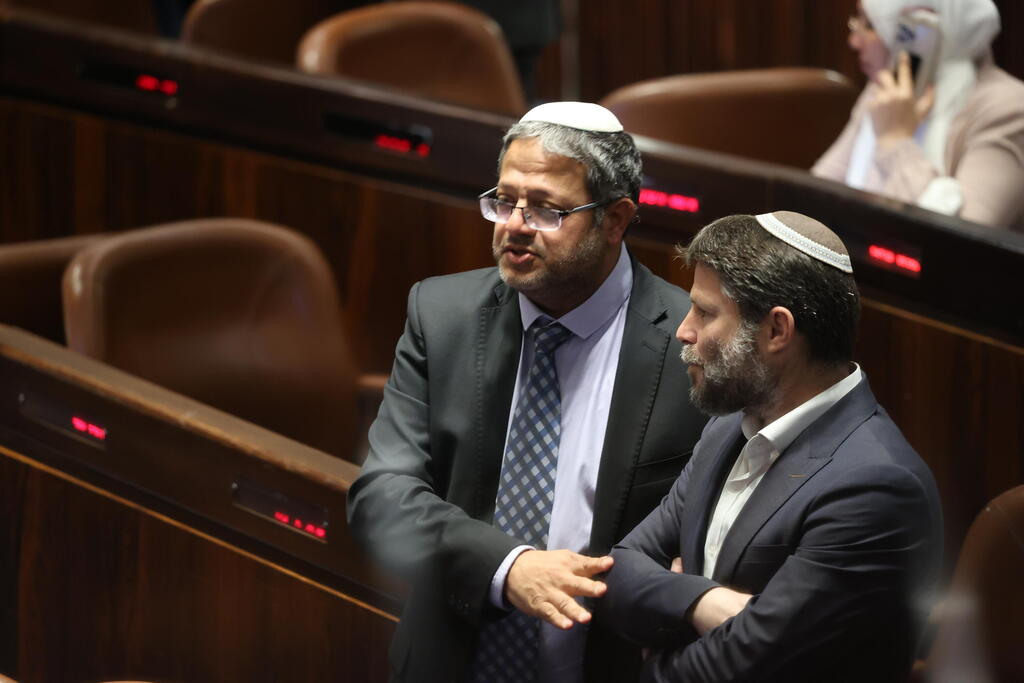 בן גביר וסמוטריץ': "גם שקר שחוזרים עליו אלף פעמים בעשרים עמודים לא הופך לאמת" (צילום: עמית שאבי ) איתמר בן גביר ובצלאל סמוטריץ'