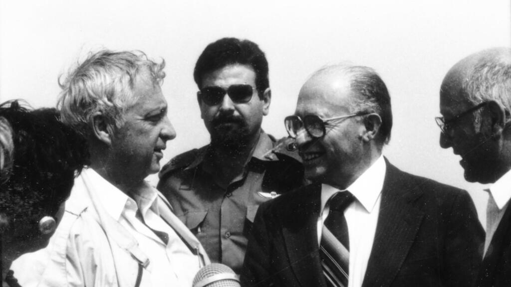 מחבלים פתחו בירי בזמן שיחה בין רה"מ לרמטכ"ל. בגין עם שר הביטחון דאז אריאל שרון (צילום: ארכיון צה"ל במשרד הביטחון) ביקורים וכנסים שנערכו בלבנון ובארץ בנושא